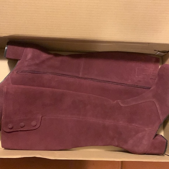 Eddie Bauer Suede Boots - Picture 5 of 7